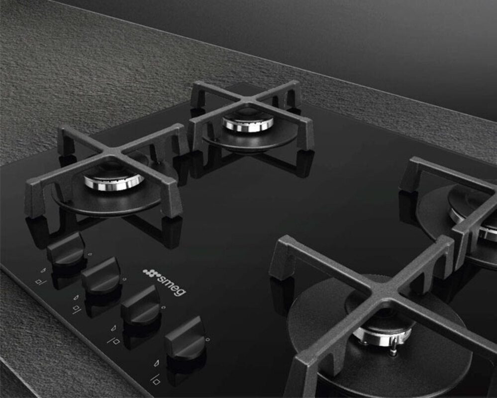 SMEG PV264B Газовая варочная панель, 60 см, чёрное стекло, прямой край.