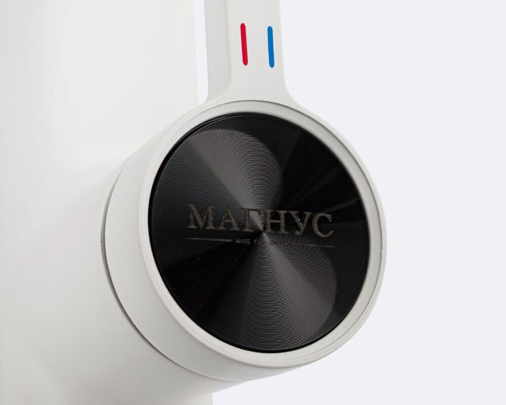 Смеситель кухонный MAGNUS 8263 Г-образный выдвижной, белый