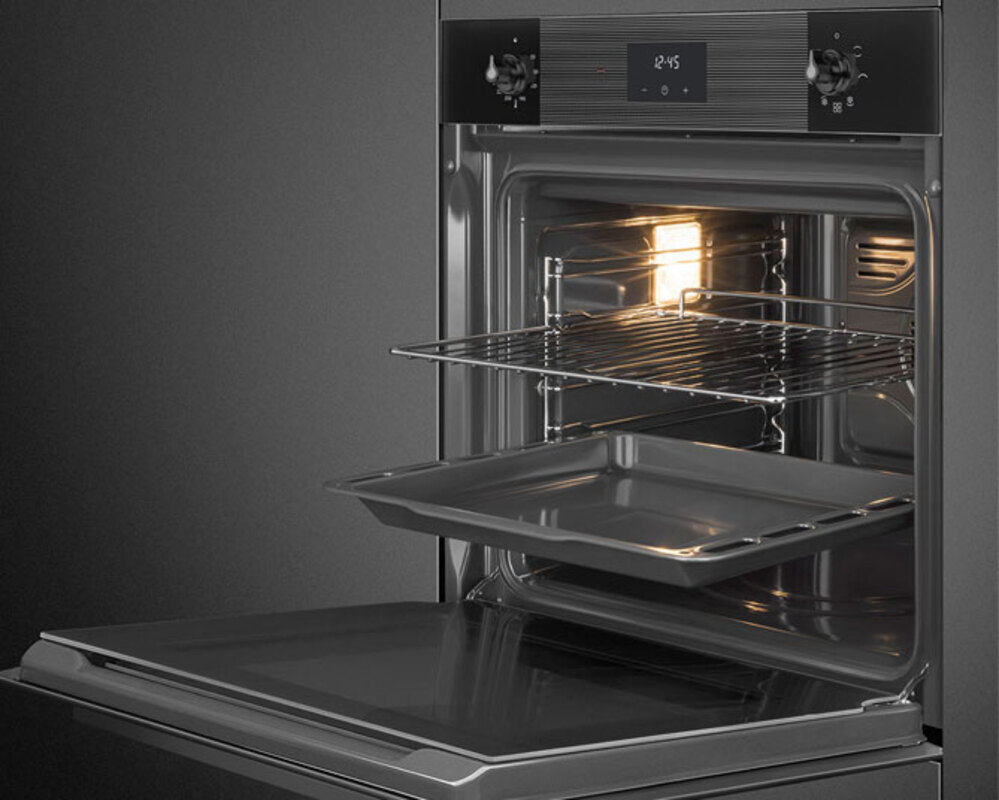 SMEG SF6100VB3RU Многофункциональный духовой шкаф, 60 см, 6 функций, чёрное стекло.