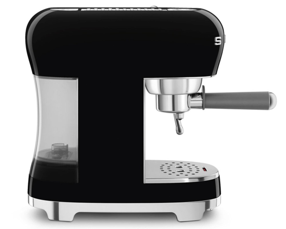 SMEG ECF02BLEU Кофемашина-эспрессо, цвет черный