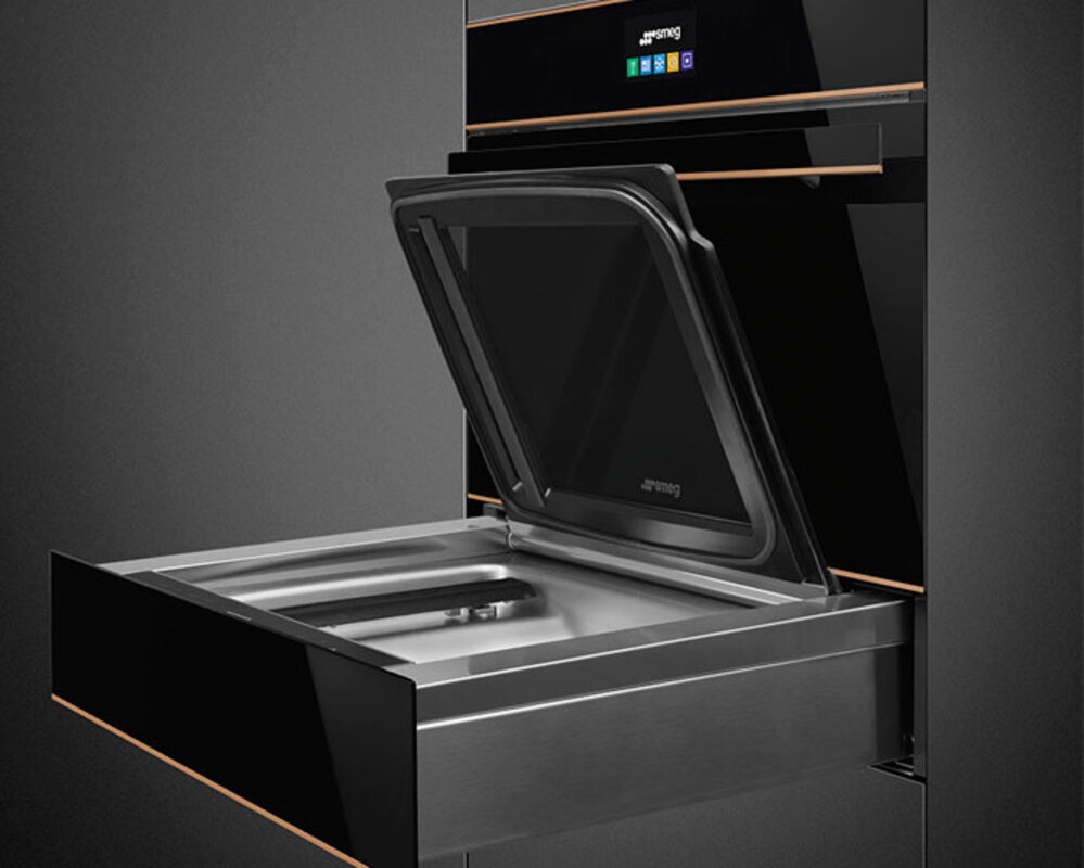 SMEG CPV615NR Вакууматор, 60 см, высота 14 см, черное стекло Eclipse, медный профиль, открывание PUSH.