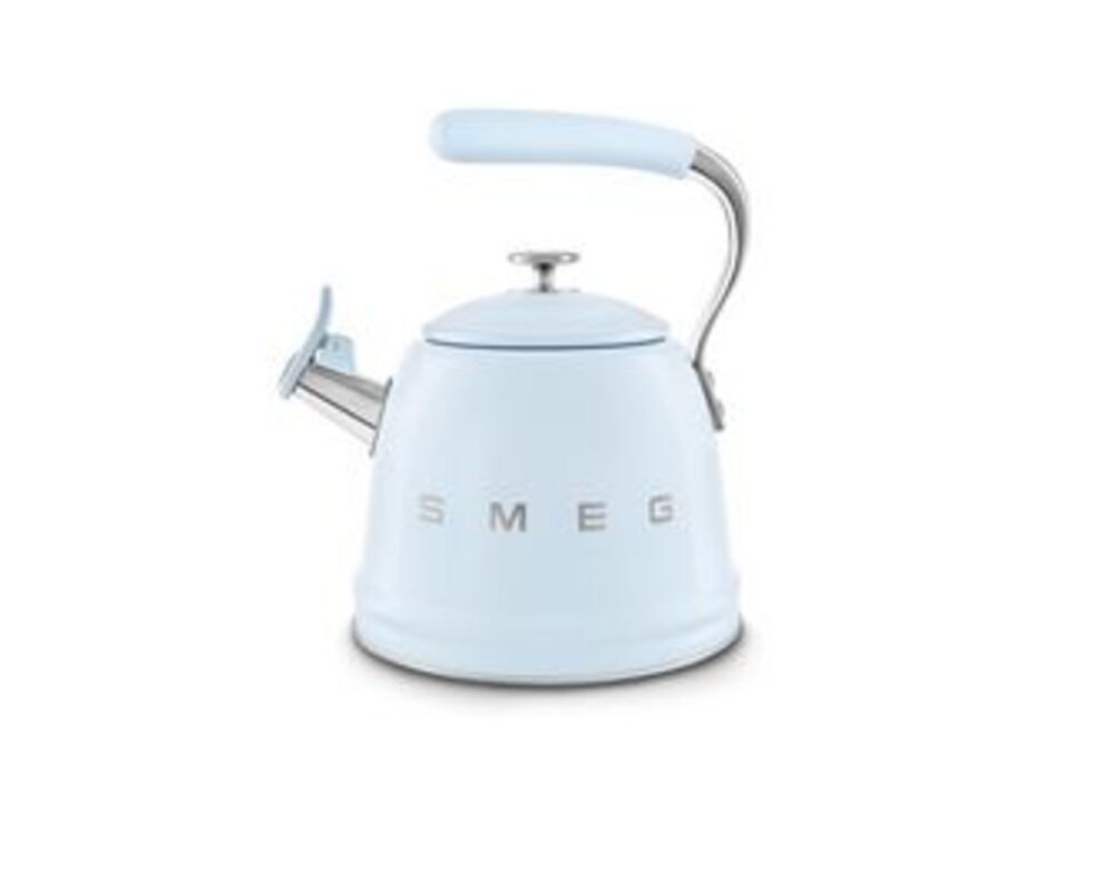 SMEG WKF01PB Чайник со свистком, 2.3 л, цвет пастельный голубой